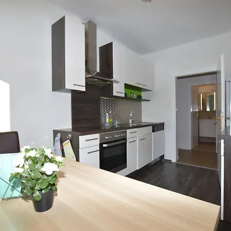 Perfekt Fuer Gruppen, 5 Einzelbetten * Graz