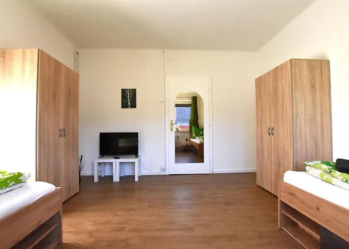 Apartament Perfekt Fuer Gruppen, 5 Einzelbetten Graz